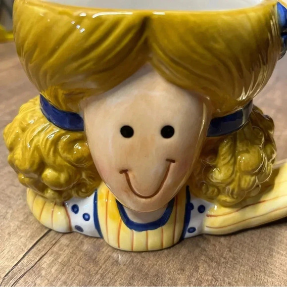 NEW Vintage 2001 Ceramic Full Face Teacher Girl Blonde Hair Coffee Mug - Picture 2 of 9